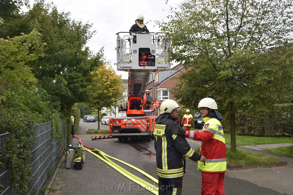 Feuer 2 Y Koeln Suerth Elisabeth Selbertstr P199.JPG - Miklos Laubert